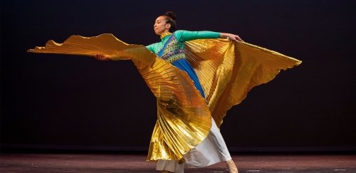 LeeShonel performing liturgical dance