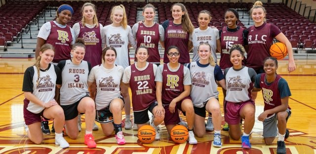 Women's Basketball team in a group shot