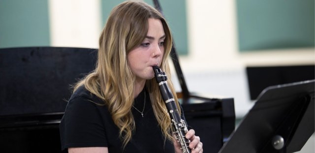 Hannah Gillooley, music education clarinetist and vocalist 